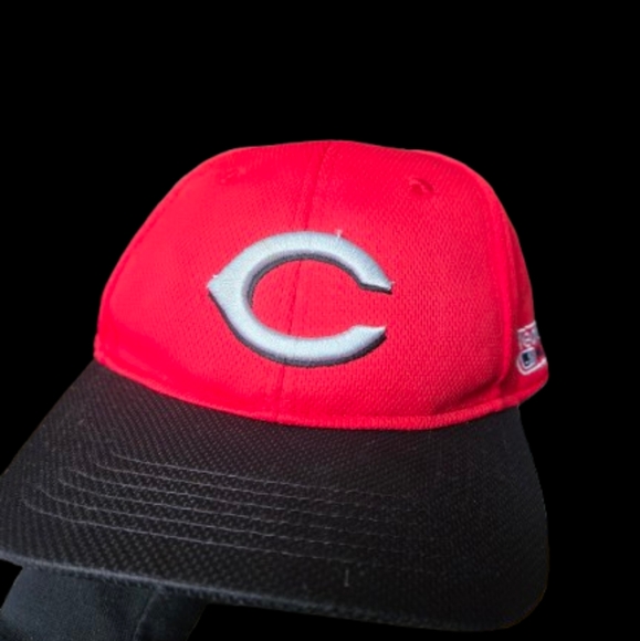Reds Cap - Picture 1 of 2